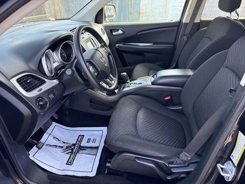 Used 2020 Dodge Journey SE w/ Blacktop Package image 15