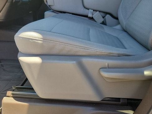 Used 2019 Chevrolet Silverado 1500 LT RWD image 12