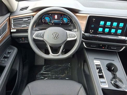 New 2026 Volkswagen Atlas SE image 7