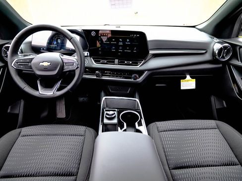 New 2026 Chevrolet Equinox LT FWD image 13