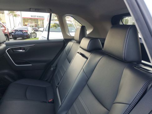 Used 2023 Toyota RAV4 Limited image 14