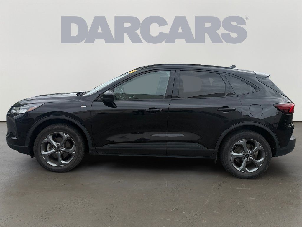 Used 2025 Ford Escape ST-Line Select AWD/4WD image 4
