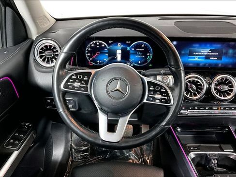 Used 2022 Mercedes-Benz GLB 250 4MATIC w/ Premium Package Lite image 5