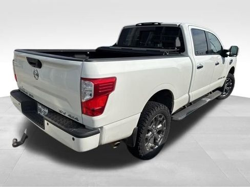 Used 2018 Nissan Titan SV w/ SV Convenience Package image 7