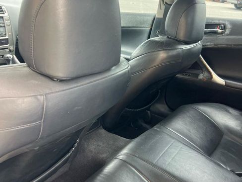 Used 2008 Lexus IS 250 w/ Preferred Accessory Pkg RWD image 8