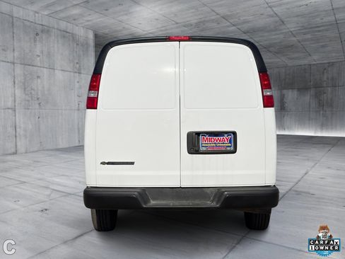Used 2025 Chevrolet Express 3500 w/ Driver Convenience Package image 5