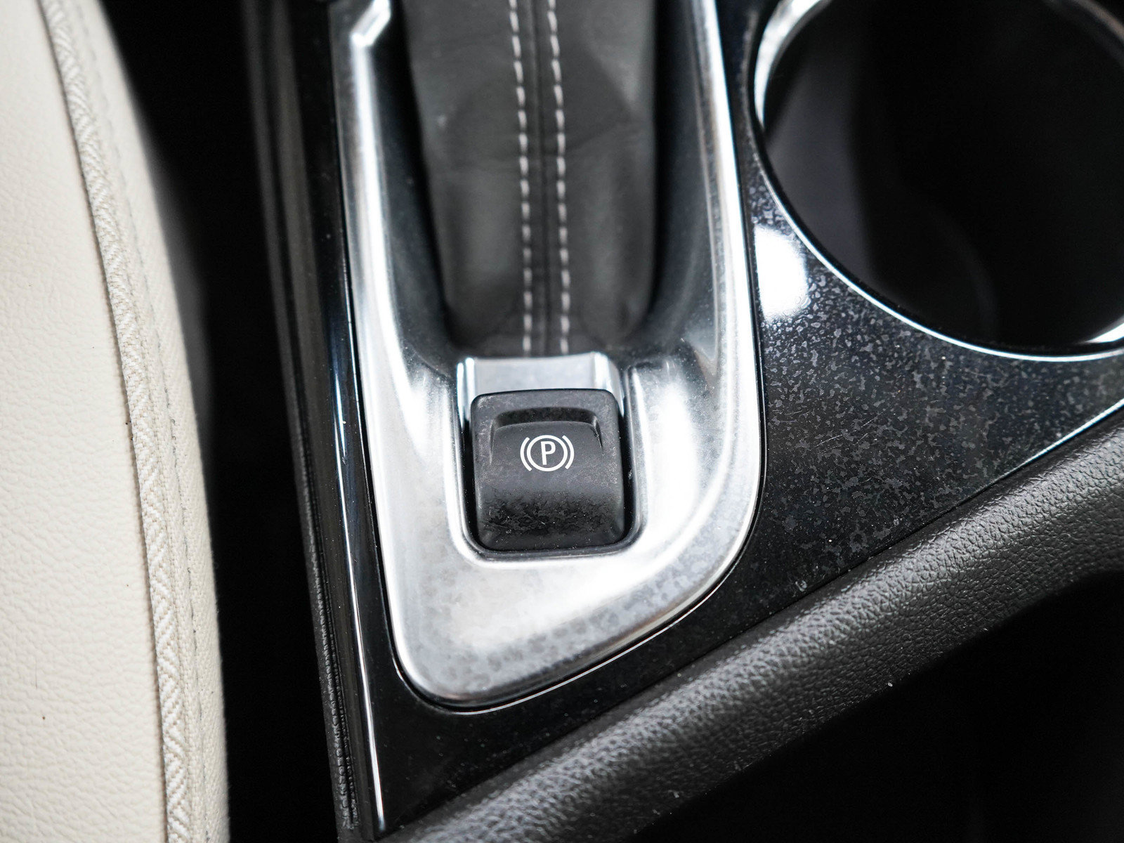 Used 2024 Buick Encore GX Preferred FWD image 23