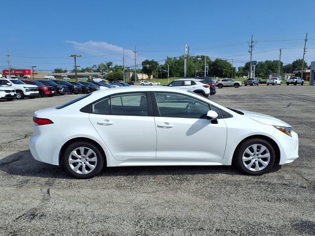 Used 2024 Toyota Corolla LE FWD image 3
