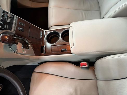 Used 2012 Toyota Venza XLE w/ XLE Premium Pkg image 39