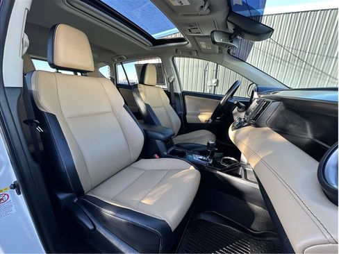 Used 2016 Toyota RAV4 Limited image 4