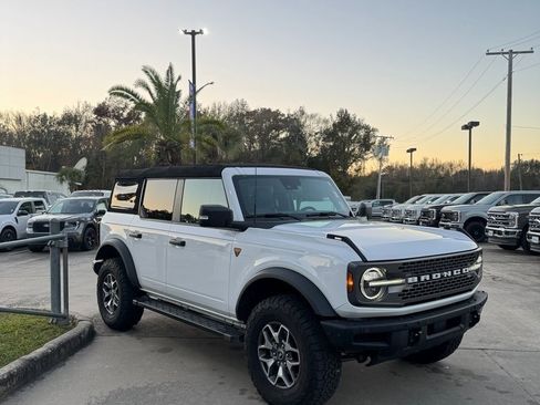 Used 2024 Ford Bronco Badlands image 4