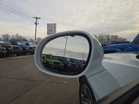 Used 2015 Dodge Challenger SXT w/ Sound Group image 26