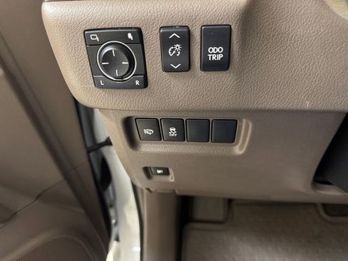 Used 2017 Lexus GX 460 Premium w/ Premium Package image 10