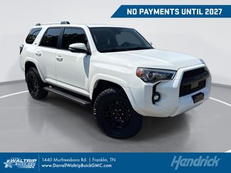 Used 2023 Toyota 4Runner SR5 Premium w/ Moonroof Package AWD/4WD video 1