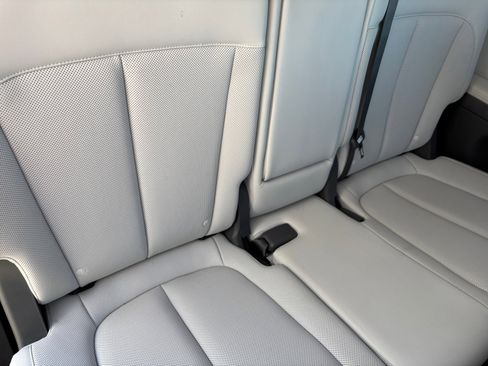 Used 2025 Hyundai Ioniq 5 Limited image 18