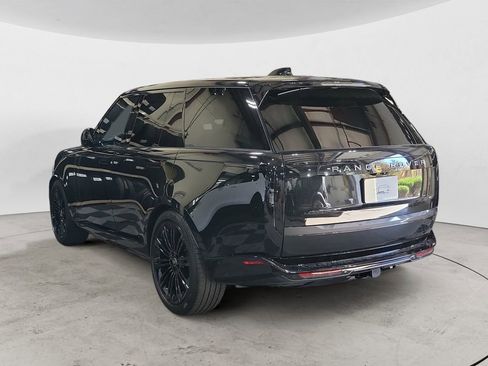 New 2025 Land Rover Range Rover SE image 3