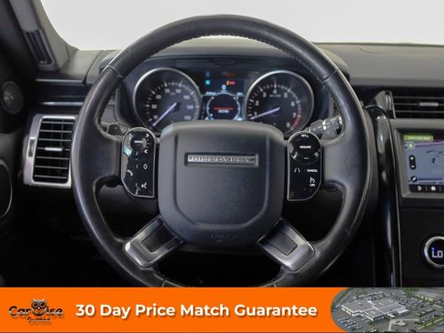 Used 2019 Land Rover Discovery SE image 7