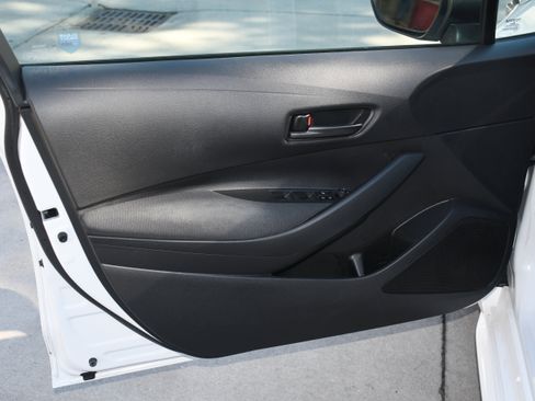 Certified 2023 Toyota Corolla LE image 9