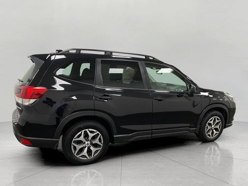 Used 2024 Subaru Forester Premium AWD/4WD image 3