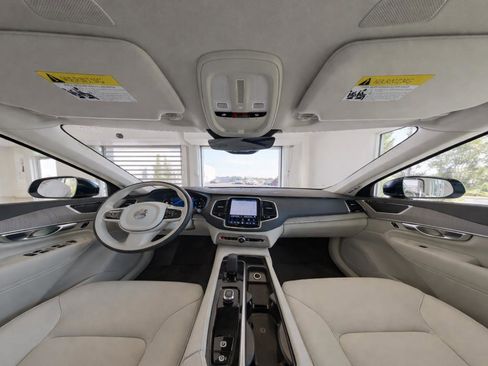 Certified 2024 Volvo XC90 B6 Plus AWD/4WD image 12