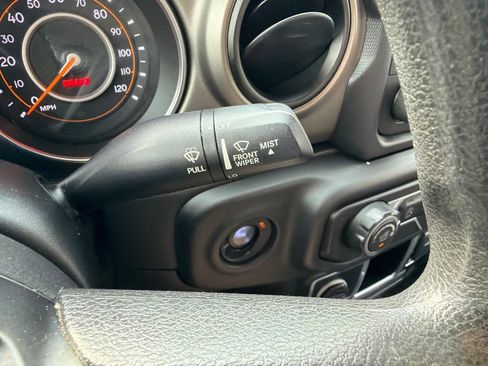 Used 2018 Jeep Wrangler Unlimited Sport AWD/4WD image 29