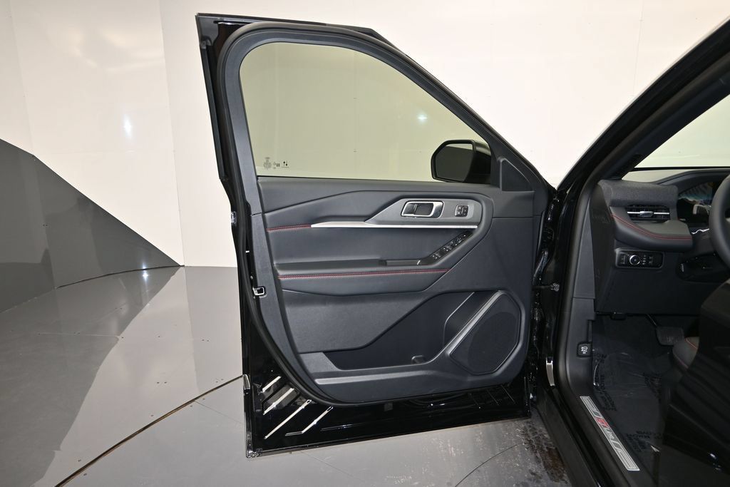 New 2026 Ford Explorer ST-Line w/ ST-Line Street Pack RWD image 10