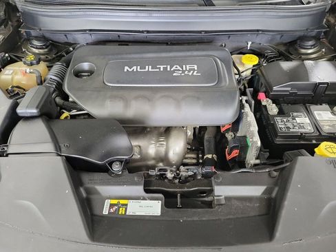 Used 2015 Jeep Cherokee Limited w/ Luxury Group image 23