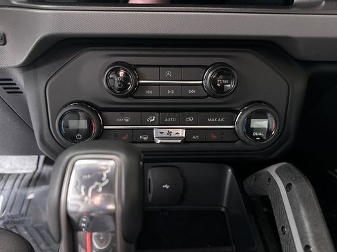 Used 2024 Ford Bronco Big Bend image 20