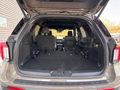 New 2026 Ford Explorer ST-Line image 6