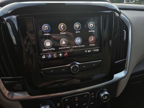 Used 2023 Chevrolet Traverse LS w/ Safety Package FWD image 8