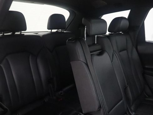 Used 2018 Audi Q7 3.0T Prestige w/ Prestige Package AWD/4WD image 25