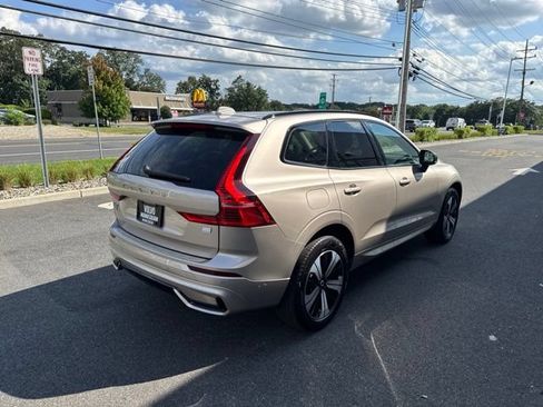 Used 2024 Volvo XC60 T8 Plus w/ Climate Package AWD/4WD image 5