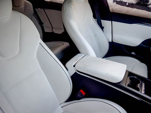 Used 2023 Tesla Model S Plaid image 5