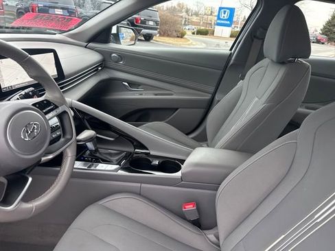 Certified 2023 Hyundai Elantra SEL w/ Convenience Package image 13