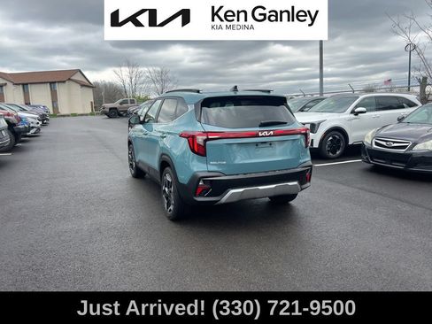 Certified 2024 Kia Seltos SX w/ SX Sunroof Package AWD/4WD image 7