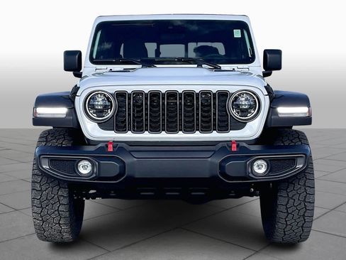 Used 2025 Jeep Gladiator Rubicon w/ Convenience Group image 4