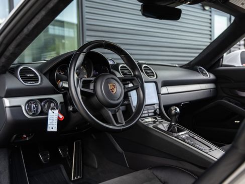 Certified 2020 Porsche 718 Cayman GT4 RWD image 4