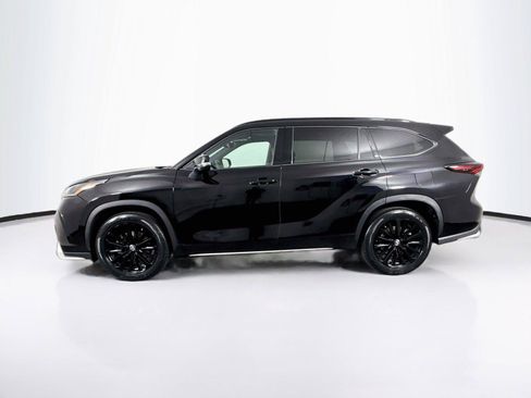 Used 2025 Toyota Highlander XSE AWD/4WD image 14