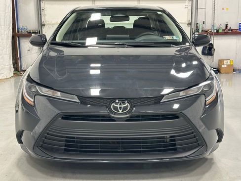Used 2025 Toyota Corolla LE FWD image 2