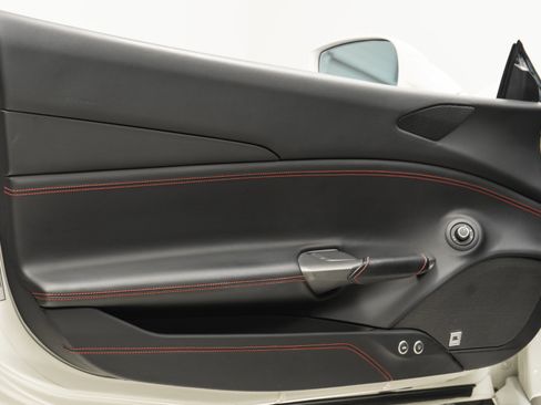 Used 2017 Ferrari 488 Spider image 33