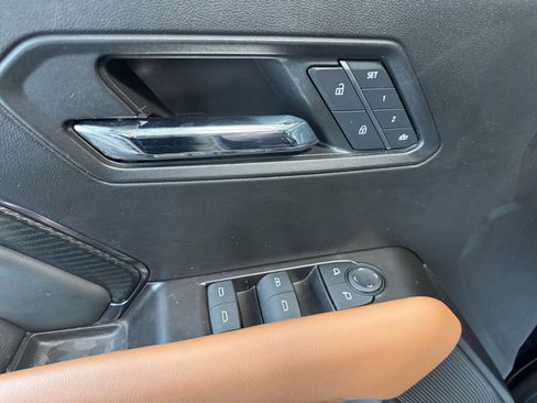 Used 2024 GMC Canyon AT4 w/ AT4 Premium Package image 16