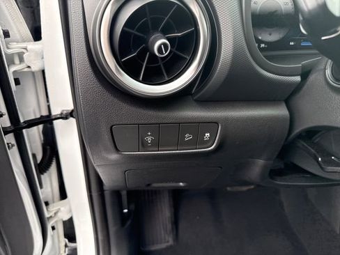Used 2023 Hyundai Kona Limited AWD/4WD image 15