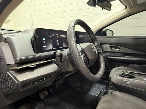 Used 2023 Nissan Ariya AWD image 25