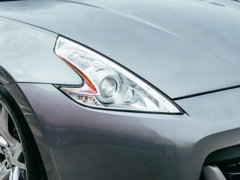 Used 2009 Nissan 370Z Touring RWD image 45