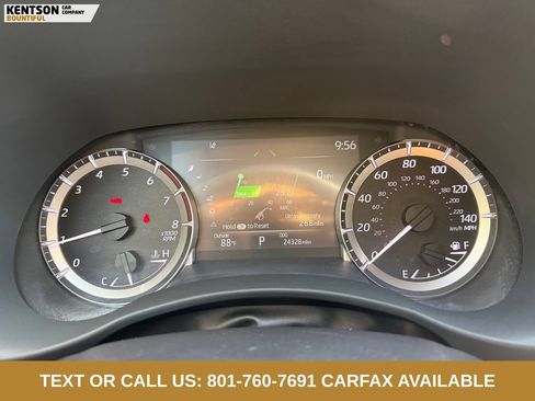 Used 2025 Toyota Highlander XLE AWD/4WD image 13