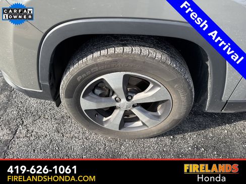 Used 2020 Jeep Cherokee Limited image 12