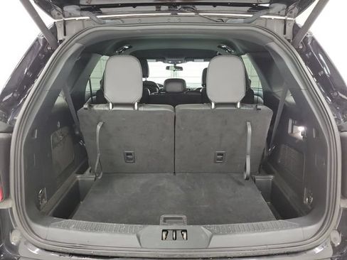 Used 2020 Ford Explorer XLT w/ Equipment Group 202A AWD/4WD image 8