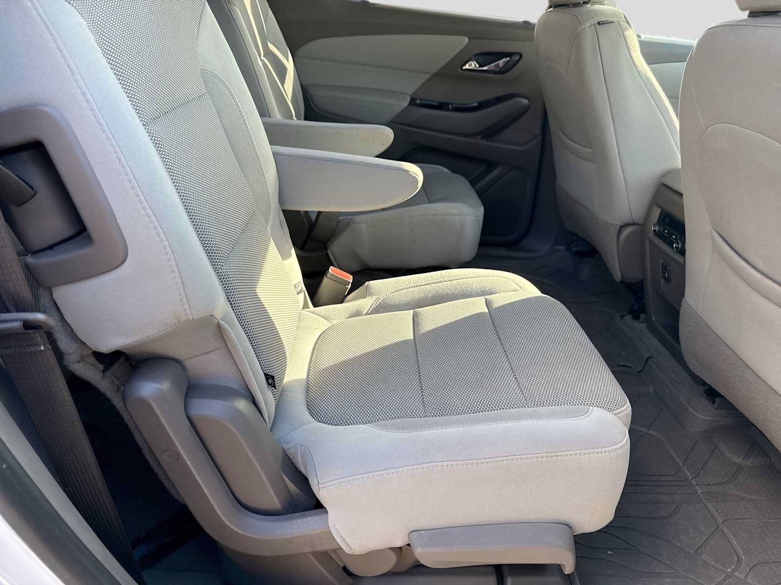 Used 2019 Chevrolet Traverse LT w/ LPO, Floor Liner Package AWD/4WD image 19