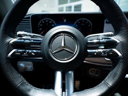 Used 2024 Mercedes-Benz GLS 450 4MATIC image 29