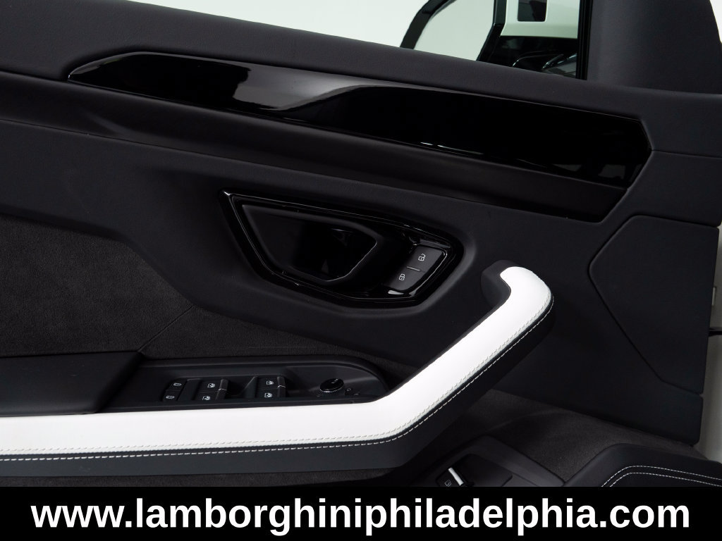 Used 2025 Lamborghini Urus S AWD/4WD image 13